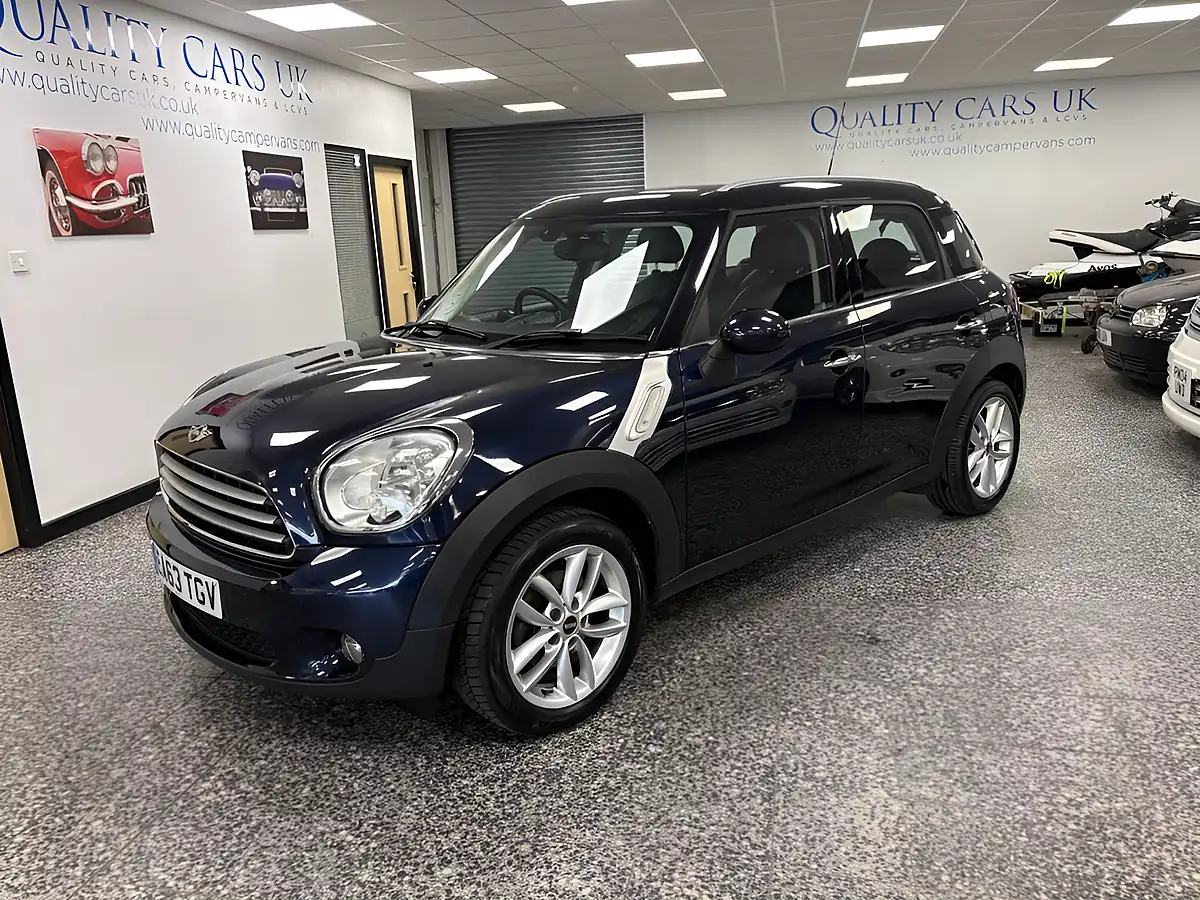 Used 2013 MINI Countryman Cooper Deep Cosmic Blue Pearl - Interior and Exterior details 4