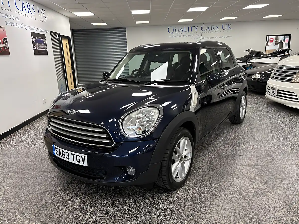 Used 2013 MINI Countryman Cooper Deep Cosmic Blue Pearl - Interior and Exterior details 5