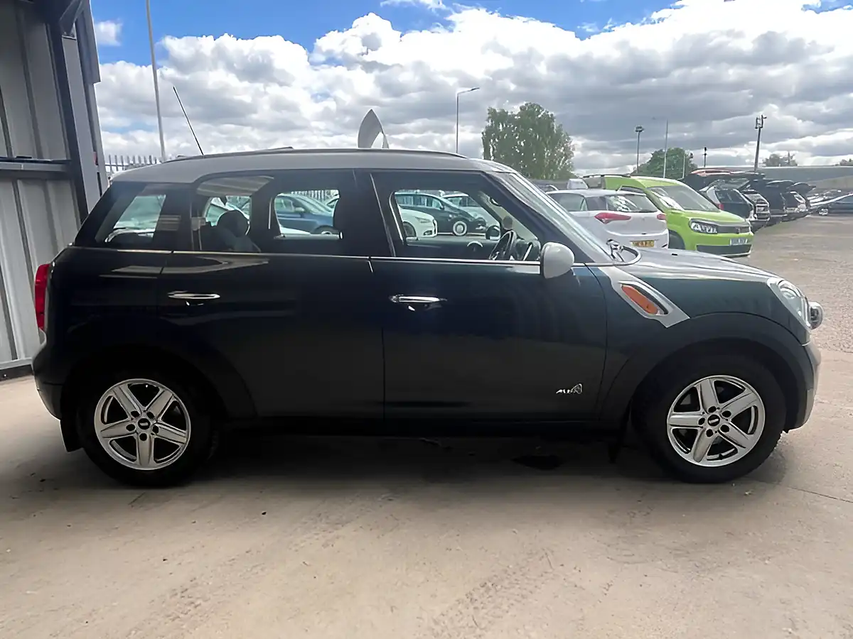 Used 2013 MINI Countryman Cooper Green - Interior and Exterior details 8