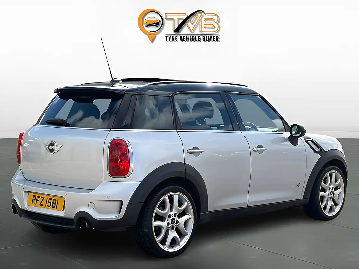 Used 2013 MINI Countryman Cooper S All4 Crystal Silver - Interior and Exterior details 2