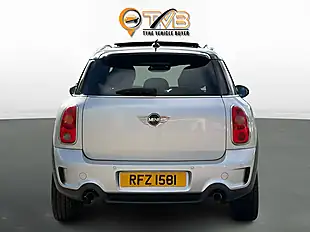 Used 2013 MINI Countryman Cooper S All4 Crystal Silver - Interior and Exterior details 6