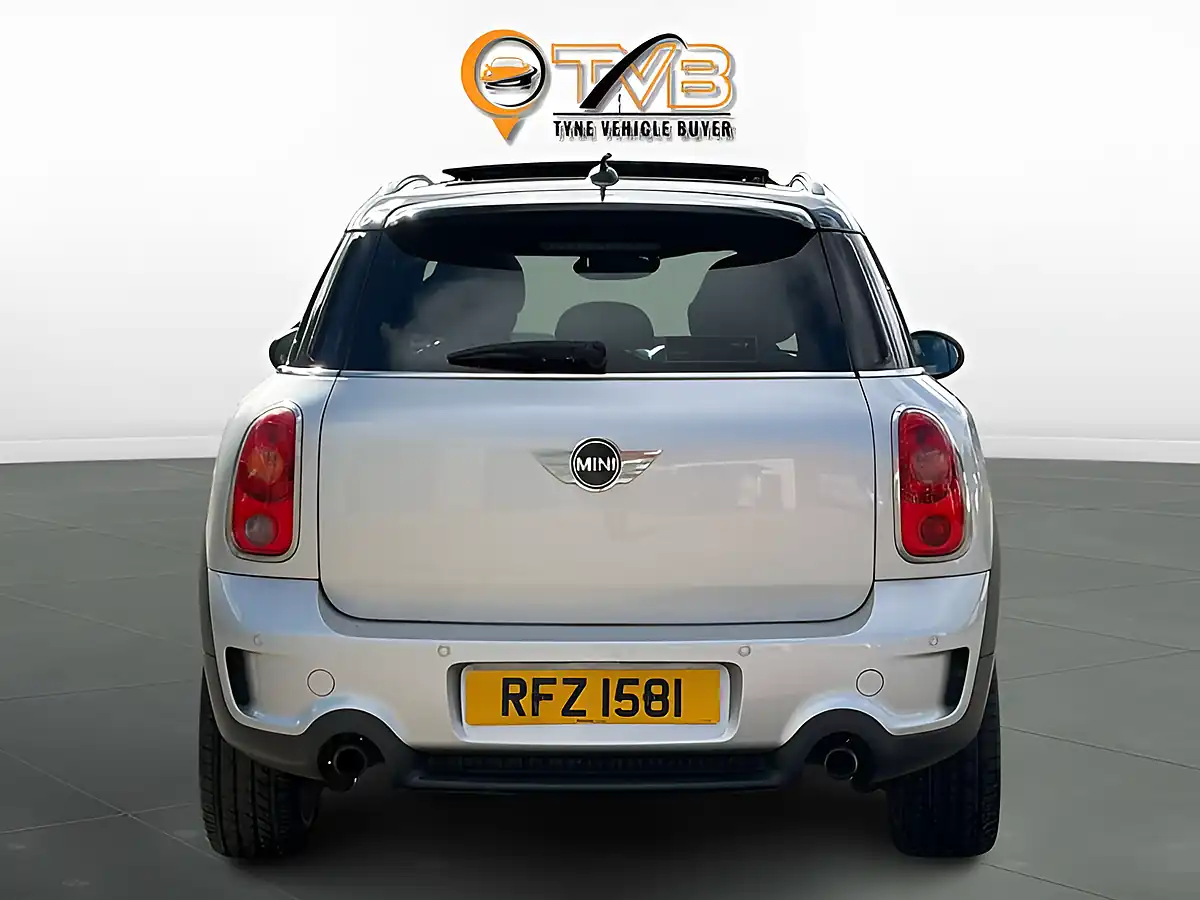 Used 2013 MINI Countryman Cooper S All4 Crystal Silver - Interior and Exterior details 6