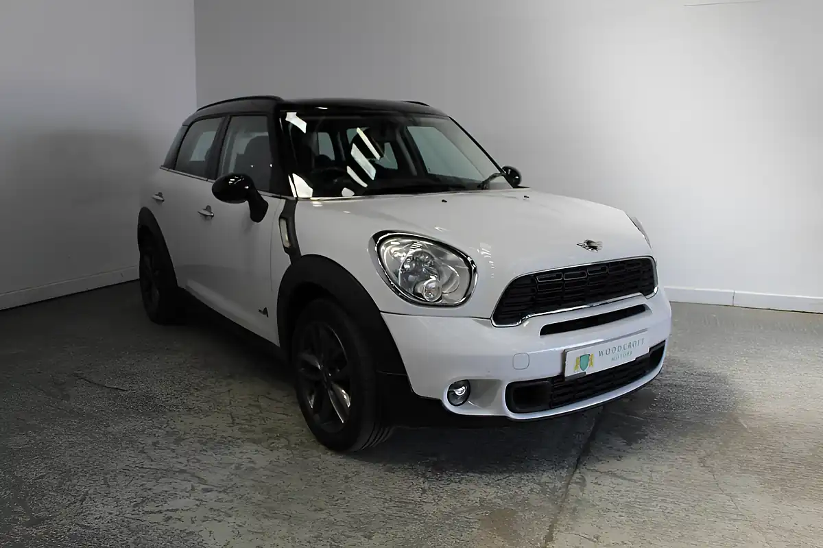Used 2013 MINI Countryman Cooper S White - Front View