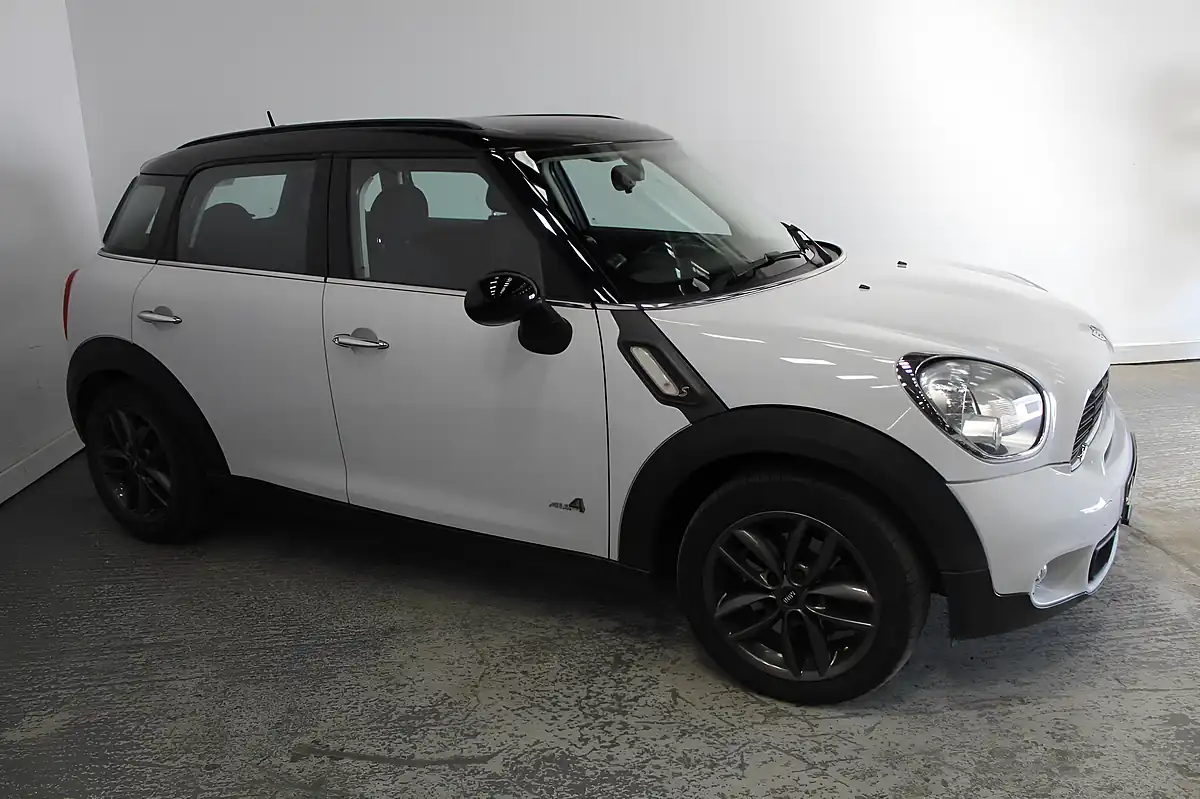 Used 2013 MINI Countryman Cooper S White - Interior and Exterior details 3