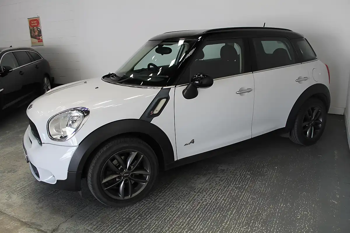 Used 2013 MINI Countryman Cooper S White - Interior and Exterior details 4