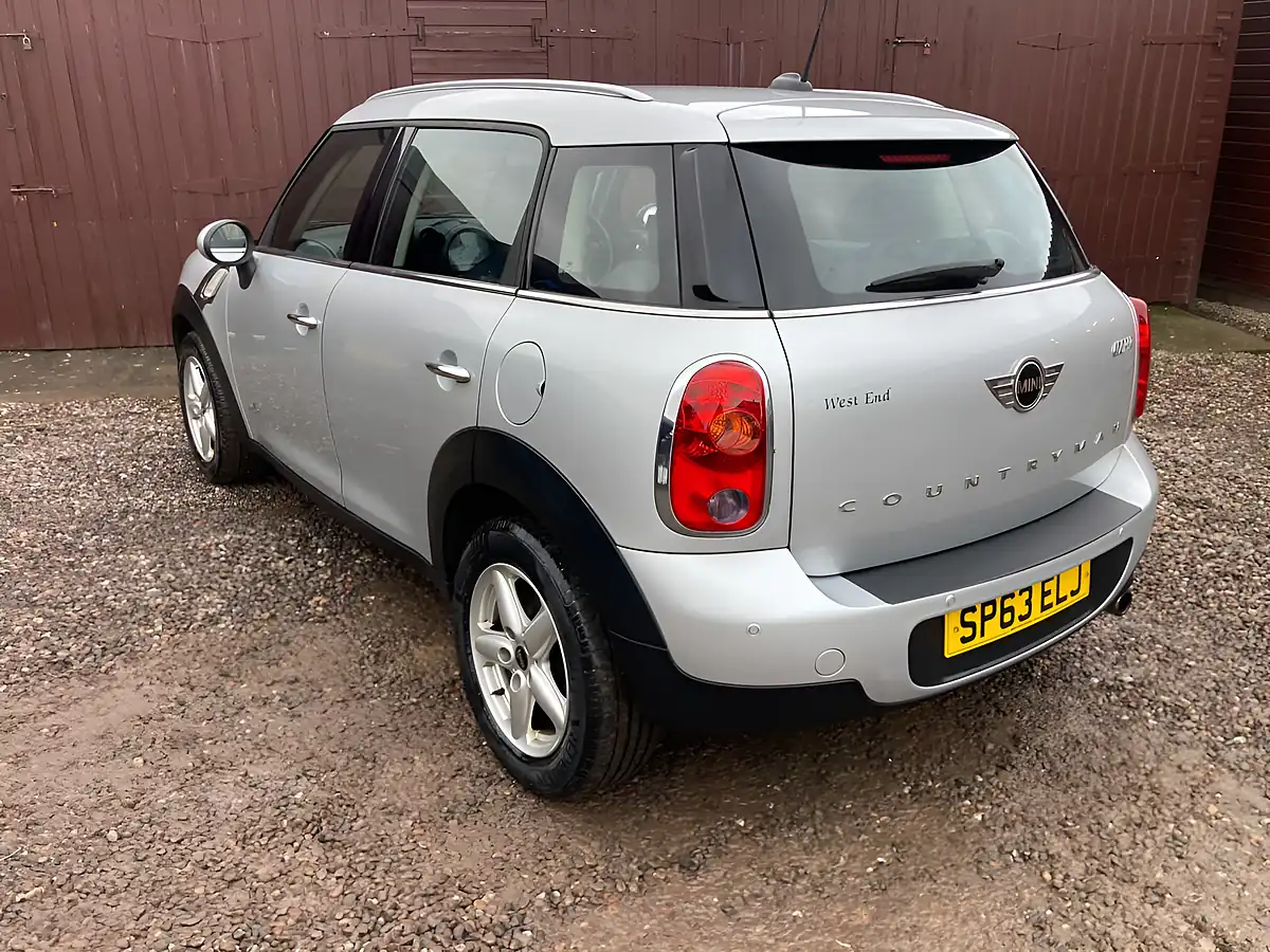 Used 2013 MINI Countryman Cooper Silver - Interior and Exterior details 3