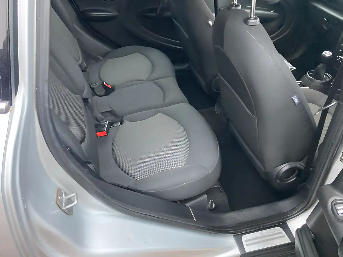 Used 2013 MINI Countryman Cooper Silver - Interior and Exterior details 6