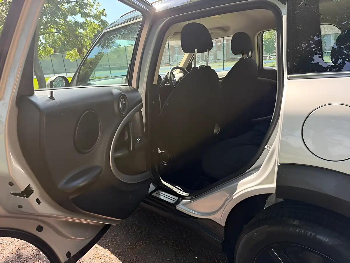 Used 2013 MINI Countryman Cooper Silver - Interior and Exterior details 12