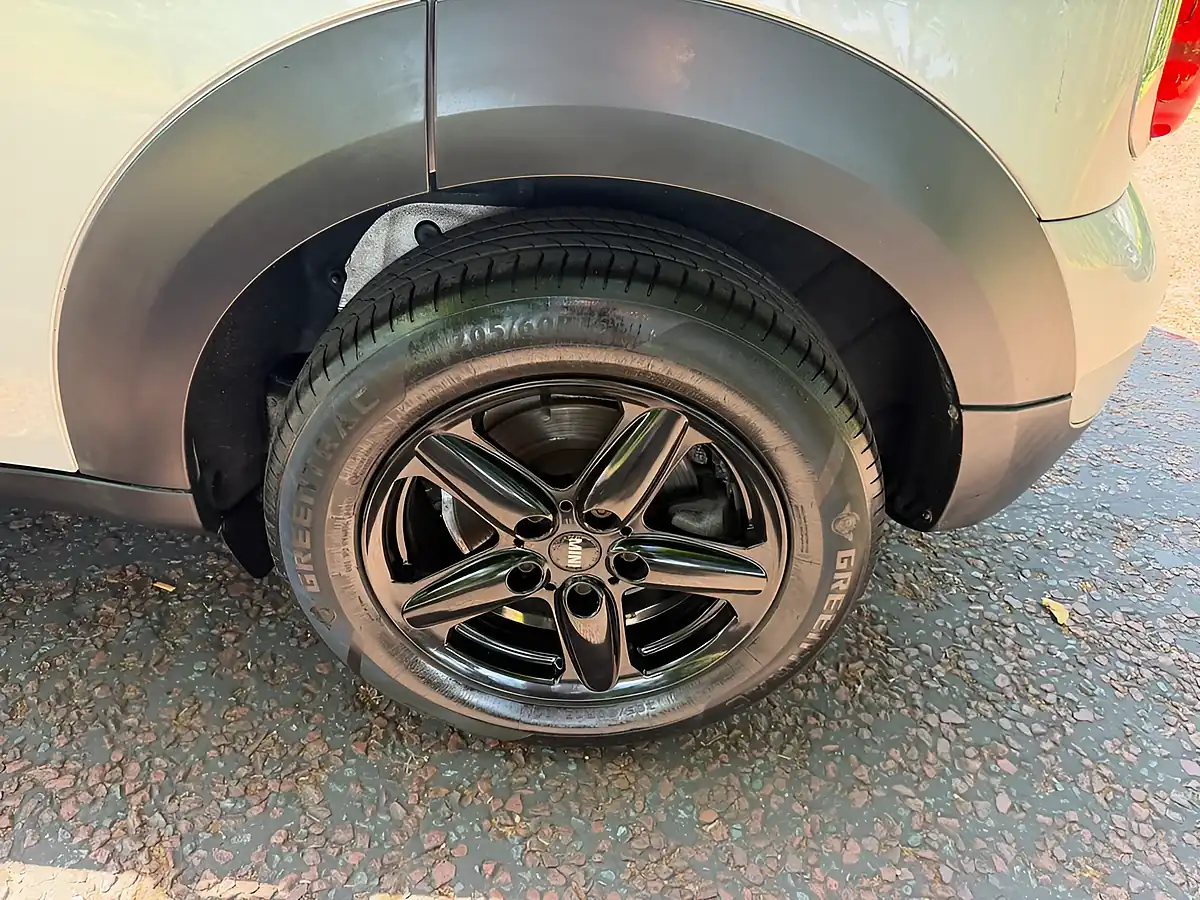 Used 2013 MINI Countryman Cooper Silver - Interior and Exterior details 17