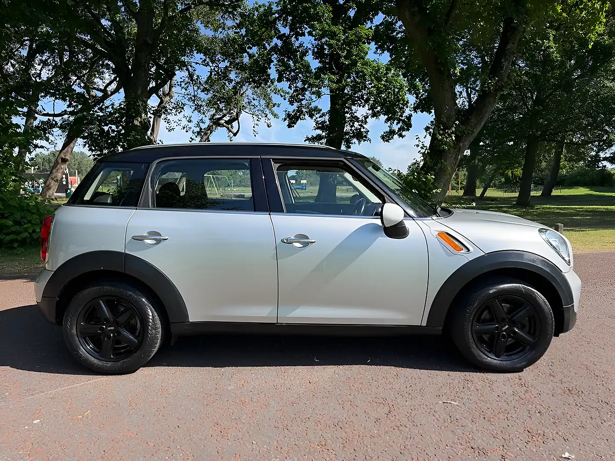 Used 2013 MINI Countryman Cooper Silver - Interior and Exterior details 2