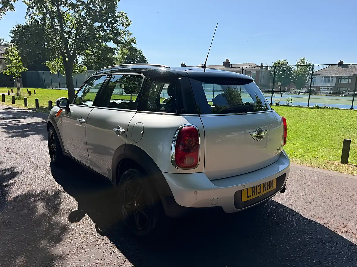 Used 2013 MINI Countryman Cooper Silver - Interior and Exterior details 5