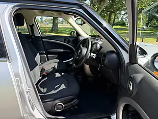 Used 2013 MINI Countryman Cooper Silver - Interior and Exterior details 9