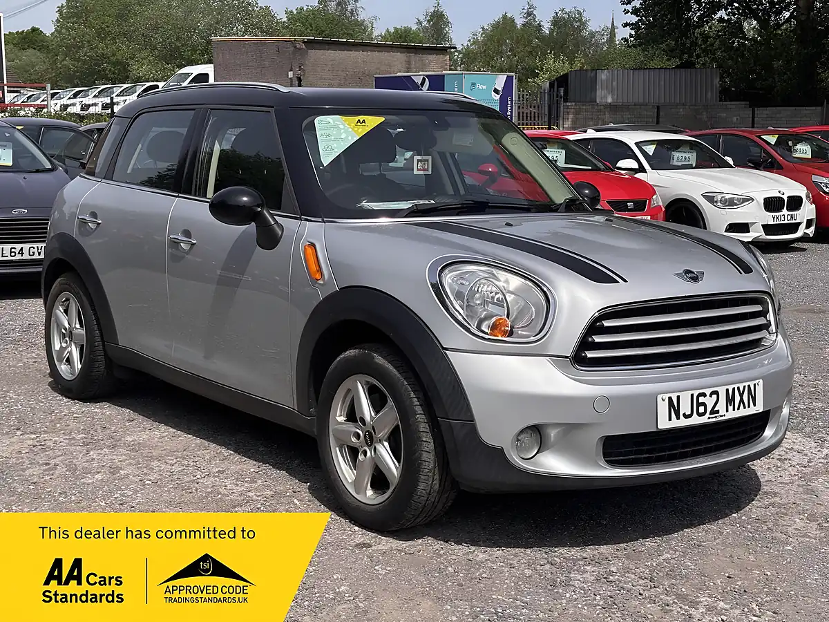Used 2013 MINI Countryman Cooper Silver - Front View