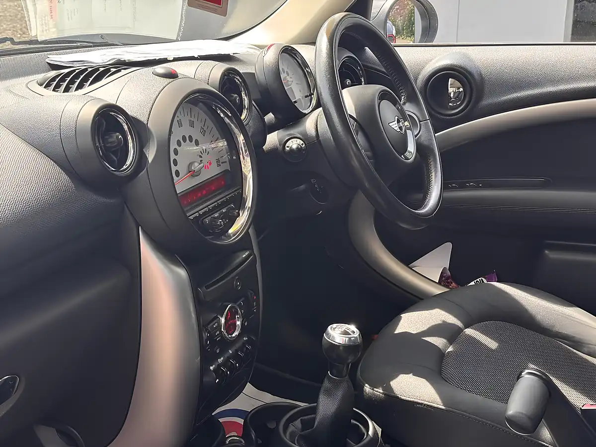 Used 2013 MINI Countryman Cooper Silver - Interior and Exterior details 11