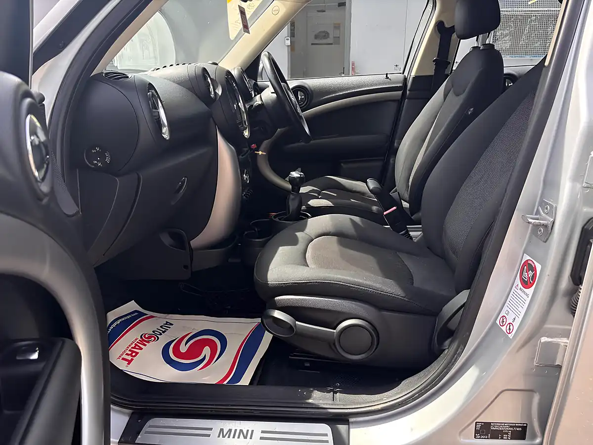 Used 2013 MINI Countryman Cooper Silver - Interior and Exterior details 12