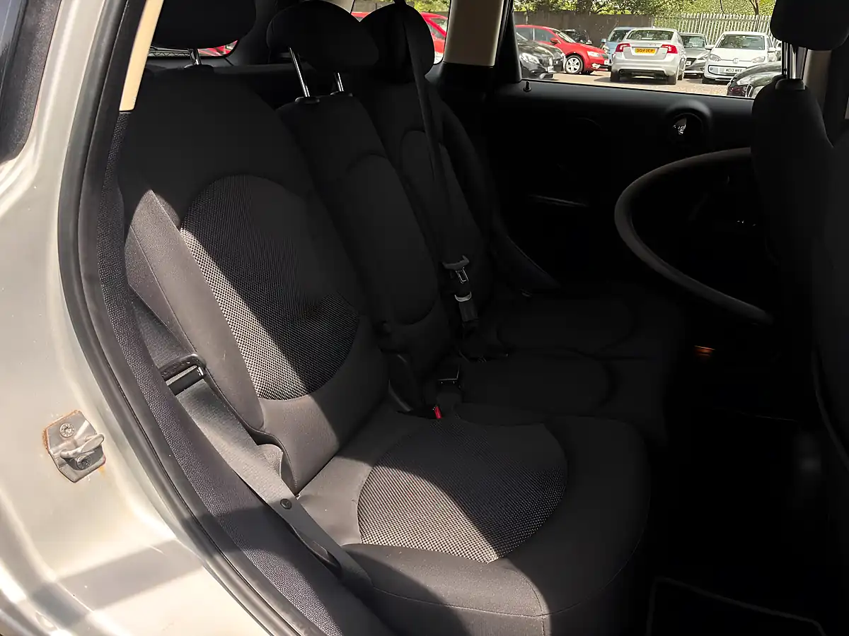 Used 2013 MINI Countryman Cooper Silver - Interior and Exterior details 14