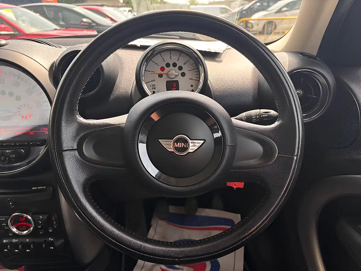Used 2013 MINI Countryman Cooper Silver - Interior and Exterior details 17
