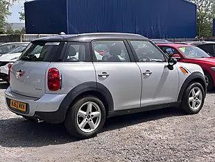 Used 2013 MINI Countryman Cooper Silver - Interior and Exterior details 7
