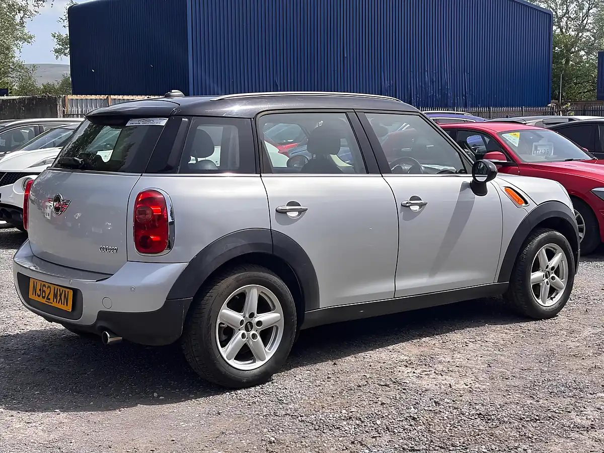 Used 2013 MINI Countryman Cooper Silver - Interior and Exterior details 7