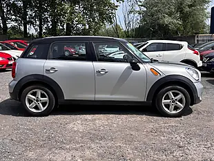 Used 2013 MINI Countryman Cooper Silver - Interior and Exterior details 8