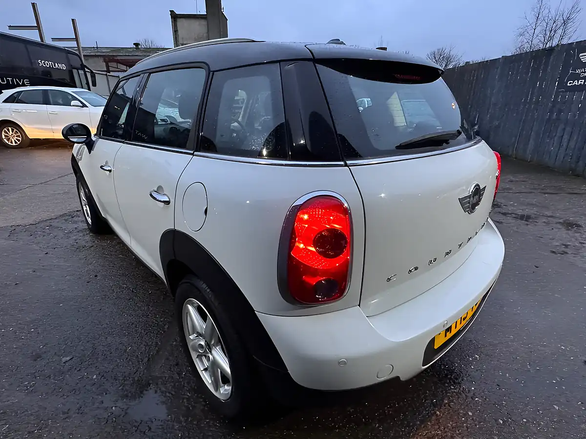 Used 2013 MINI Countryman Cooper White - Interior and Exterior details 15