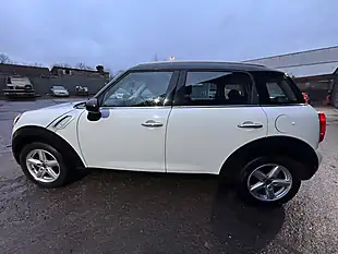 Used 2013 MINI Countryman Cooper White - Interior and Exterior details 17