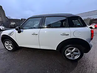 Used 2013 MINI Countryman Cooper White - Interior and Exterior details 18