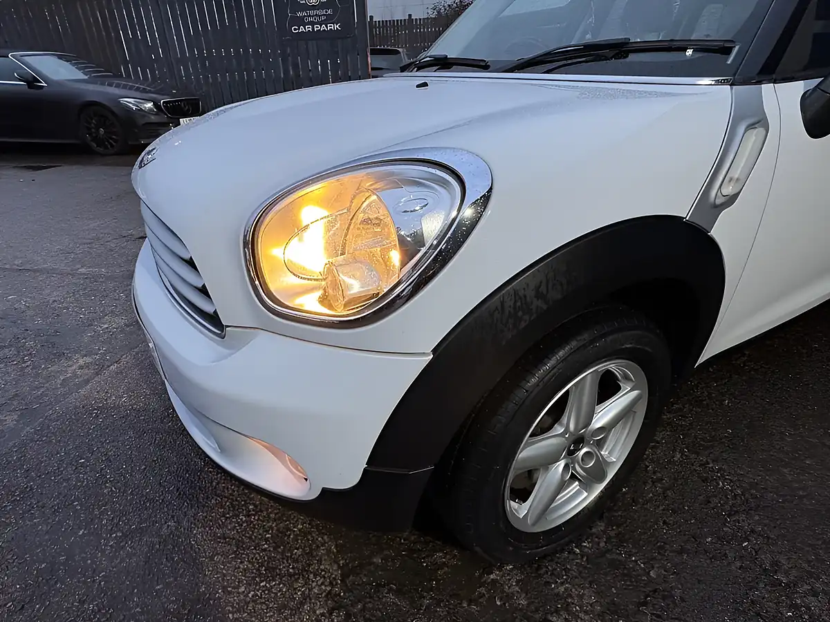 Used 2013 MINI Countryman Cooper White - Interior and Exterior details 19