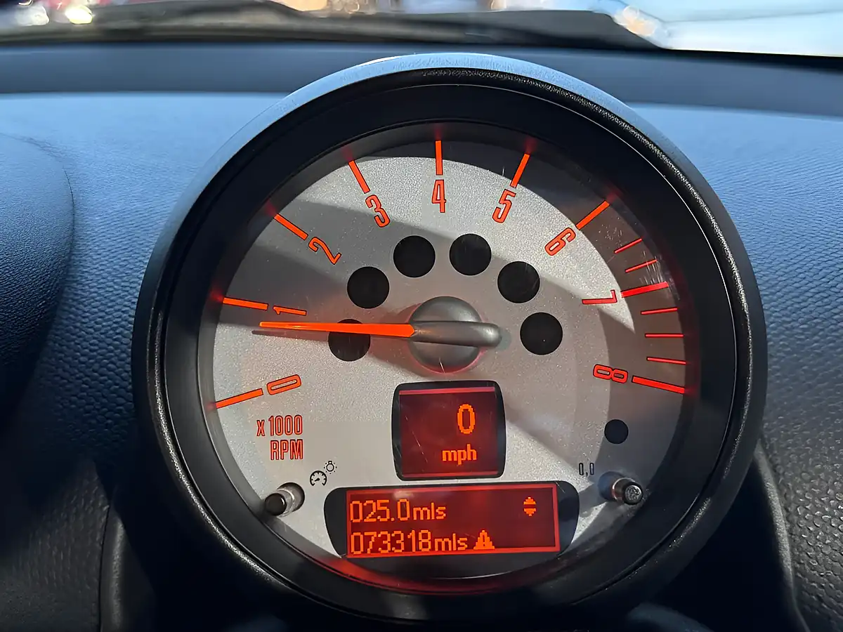 Used 2013 MINI Countryman Cooper White - Interior and Exterior details 2
