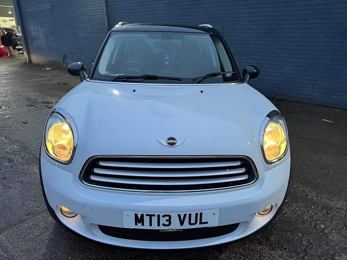 Used 2013 MINI Countryman Cooper White - Interior and Exterior details 3