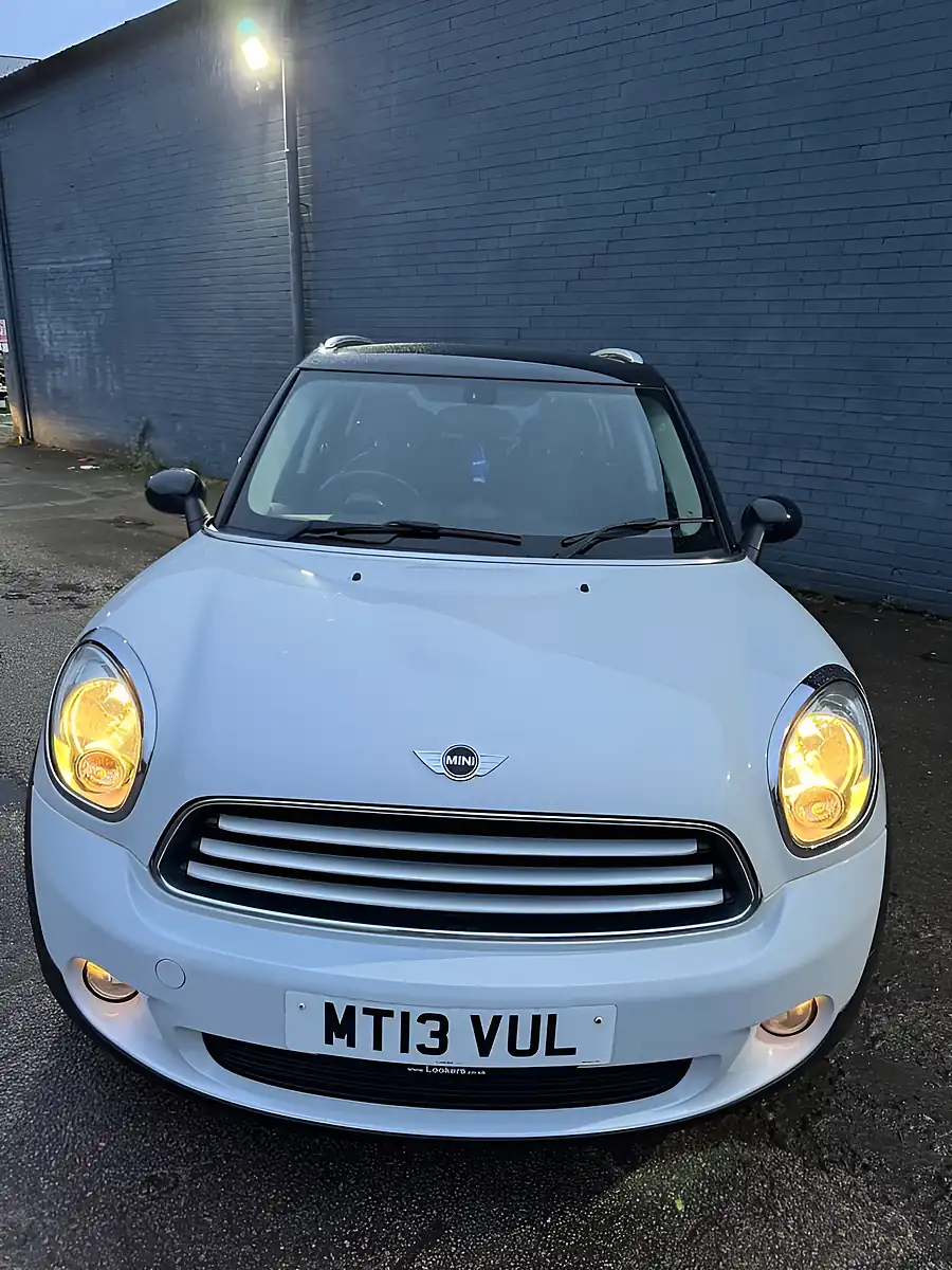 Used 2013 MINI Countryman Cooper White - Interior and Exterior details 4