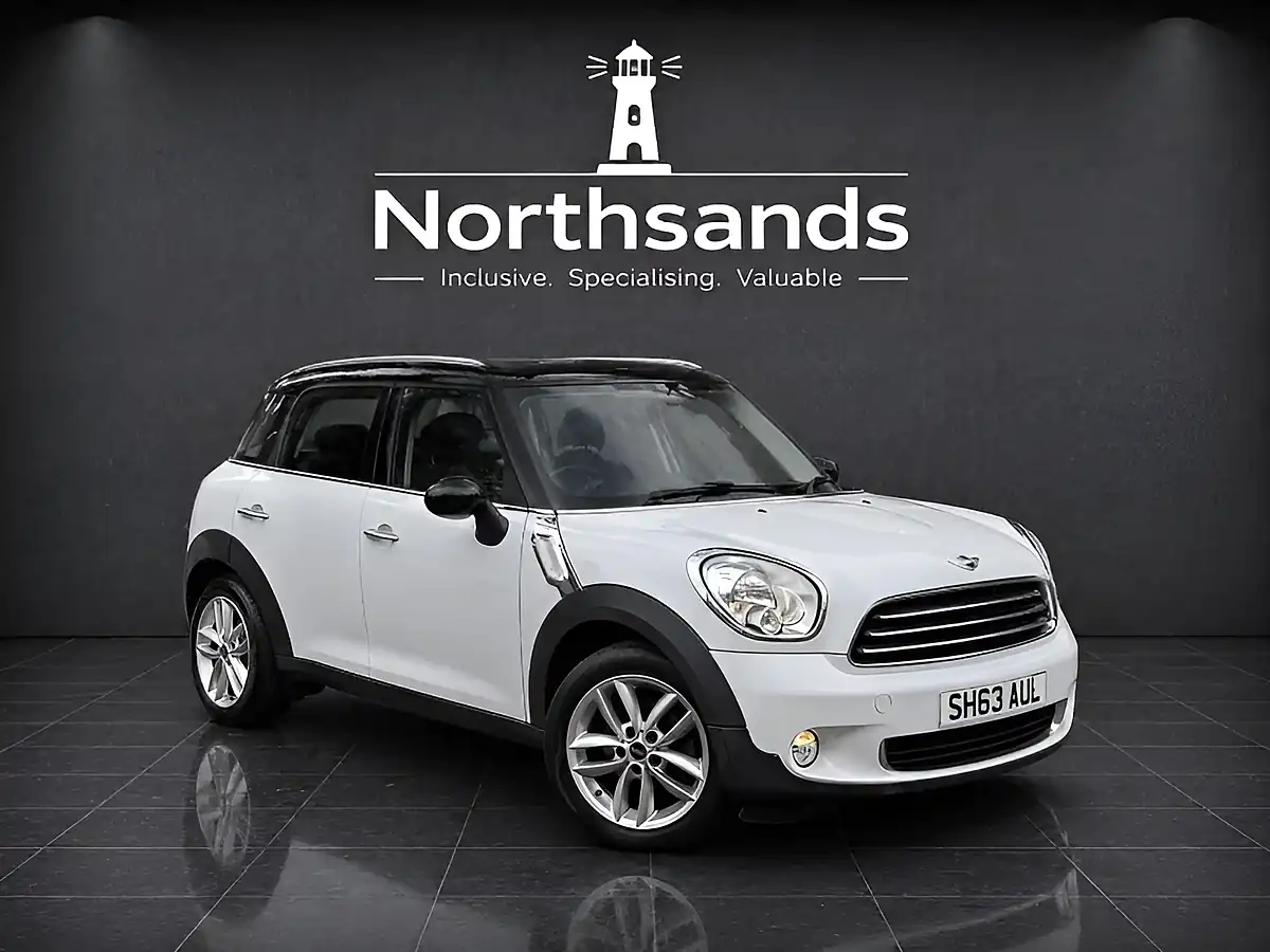 Used 2013 MINI Countryman Cooper White - Front View