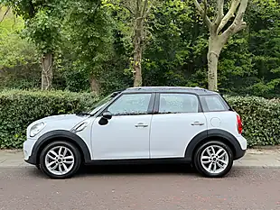 Used 2013 MINI Countryman Cooper White - Interior and Exterior details 10