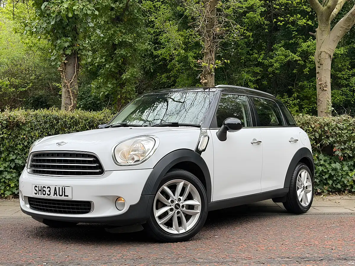 Used 2013 MINI Countryman Cooper White - Interior and Exterior details 19
