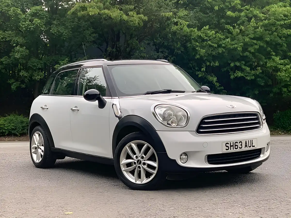 Used 2013 MINI Countryman Cooper White - Interior and Exterior details 2
