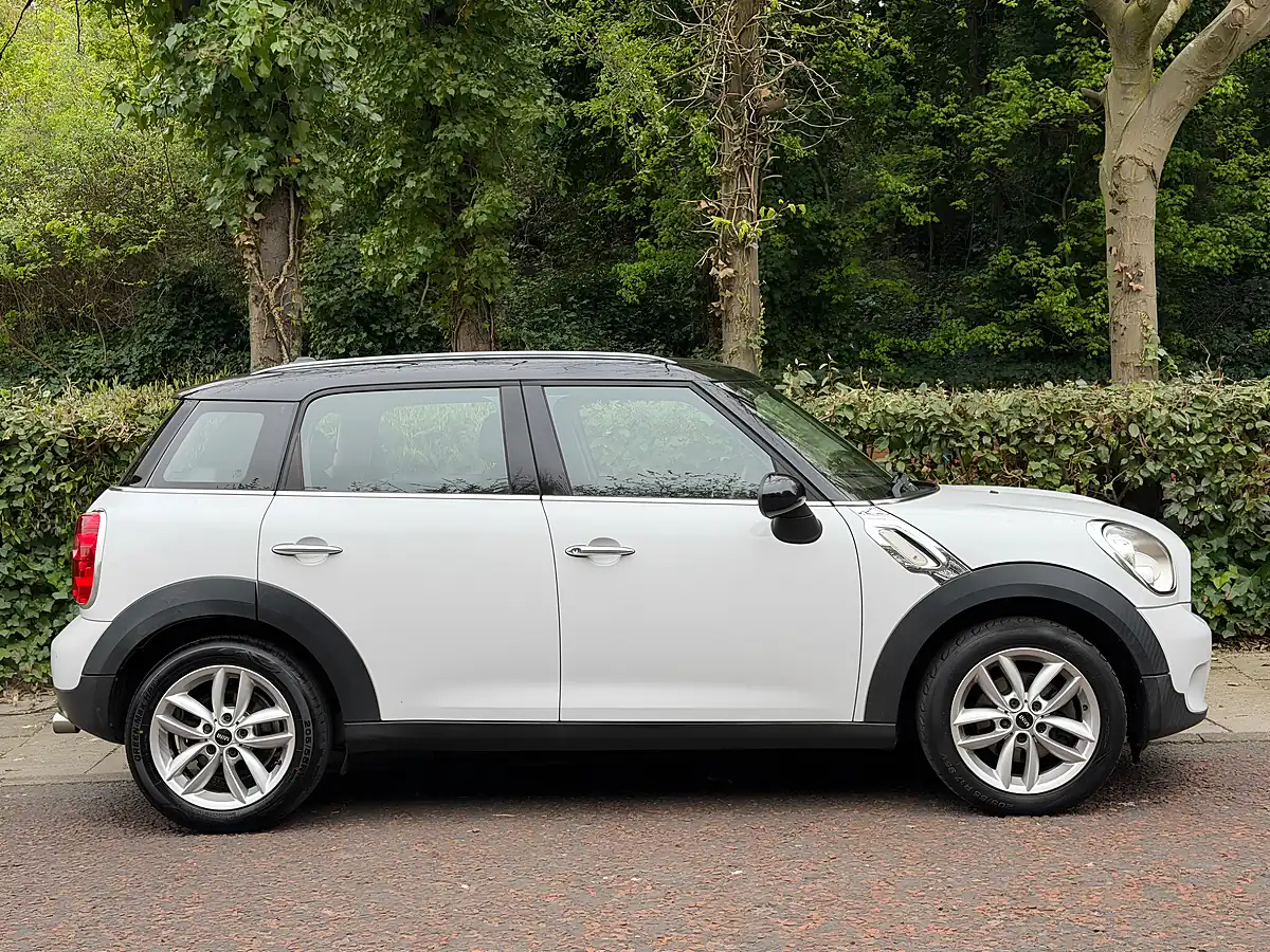 Used 2013 MINI Countryman Cooper White - Interior and Exterior details 20