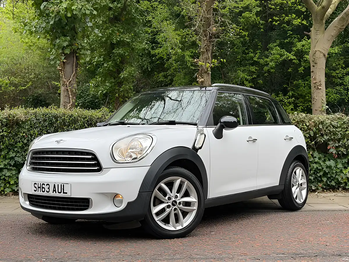 Used 2013 MINI Countryman Cooper White - Interior and Exterior details 5