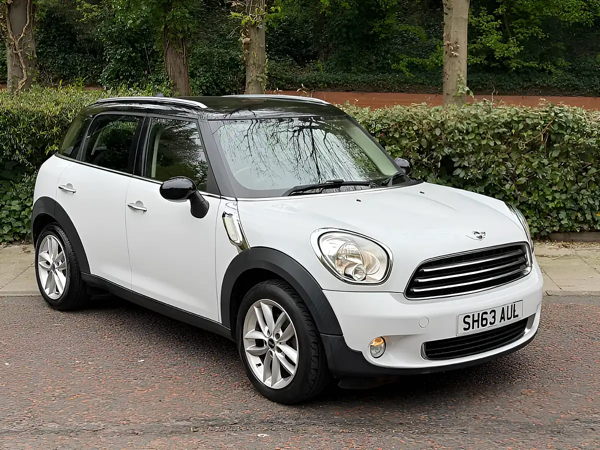 Used 2013 MINI Countryman Cooper White - Interior and Exterior details 7