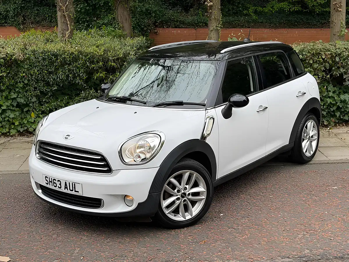 Used 2013 MINI Countryman Cooper White - Interior and Exterior details 8
