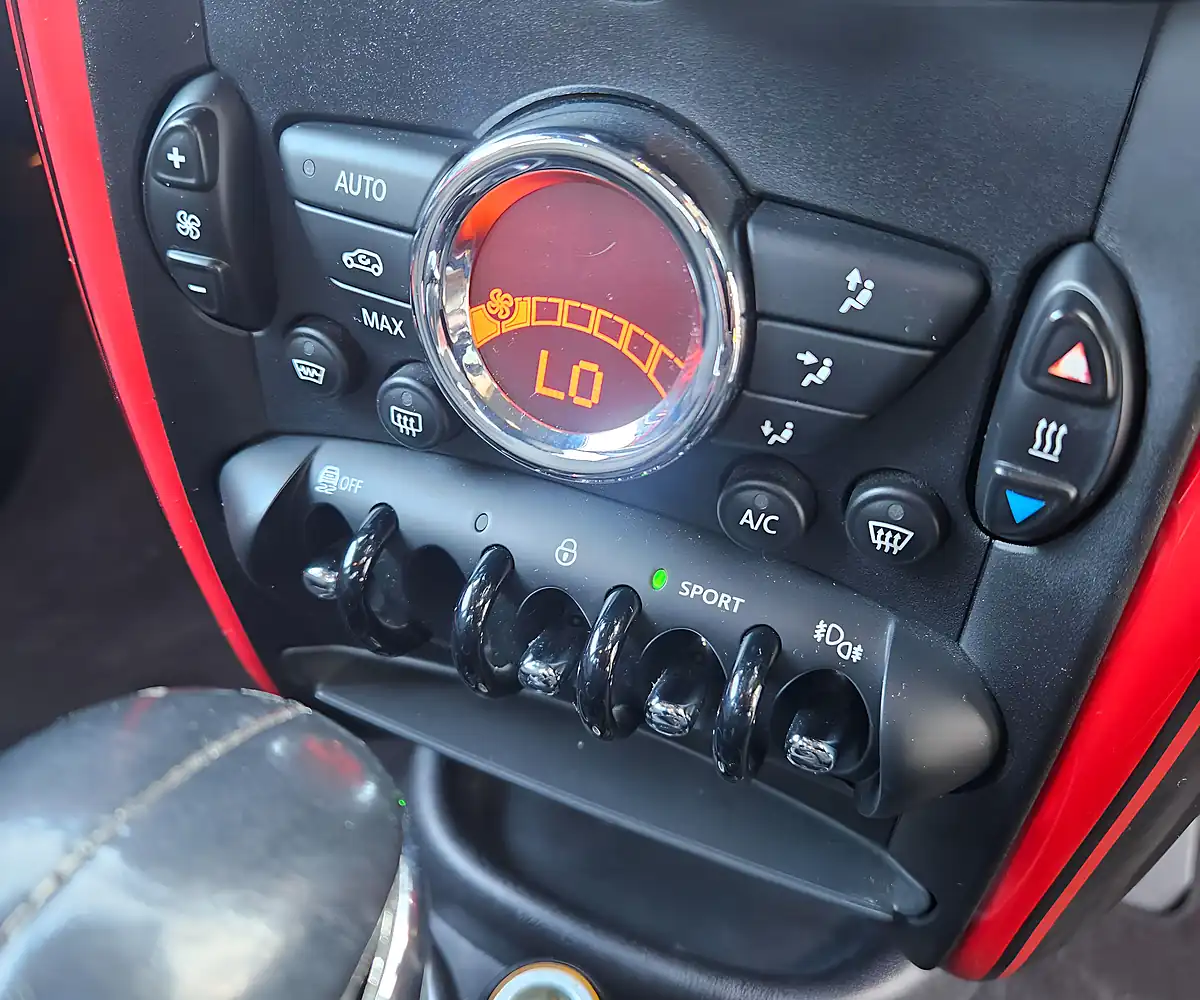 Used 2013 MINI Countryman John Cooper Works Black - Interior and Exterior details 14
