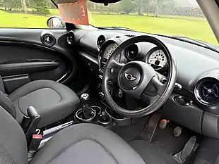 Used 2013 MINI Countryman One Black - Interior and Exterior details 15