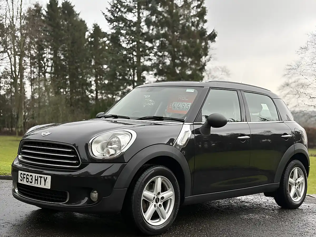 Used 2013 MINI Countryman One Black - Interior and Exterior details 6