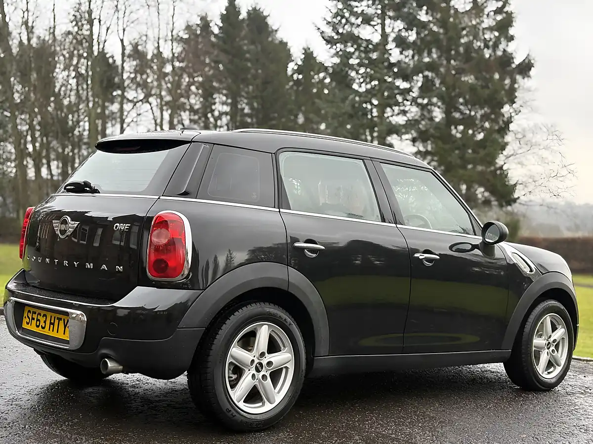 Used 2013 MINI Countryman One Black - Interior and Exterior details 8