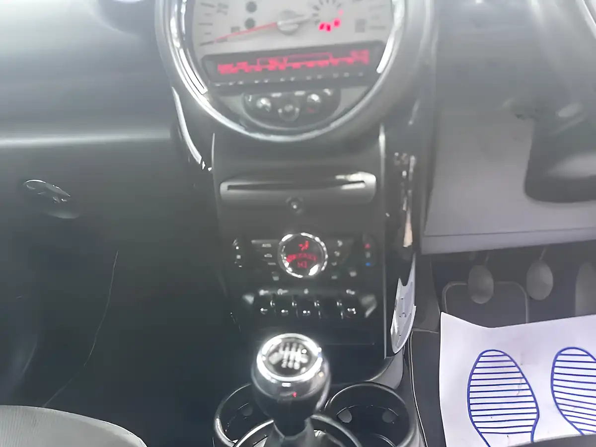 Used 2013 MINI Countryman One Black - Interior and Exterior details 15