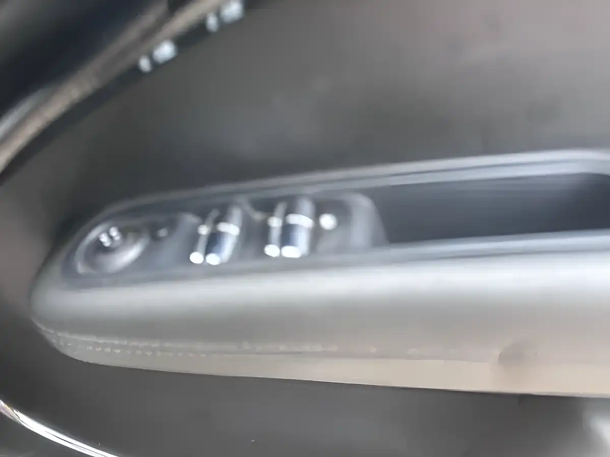 Used 2013 MINI Countryman One Black - Interior and Exterior details 16
