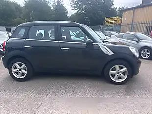 Used 2013 MINI Countryman One Black - Interior and Exterior details 2