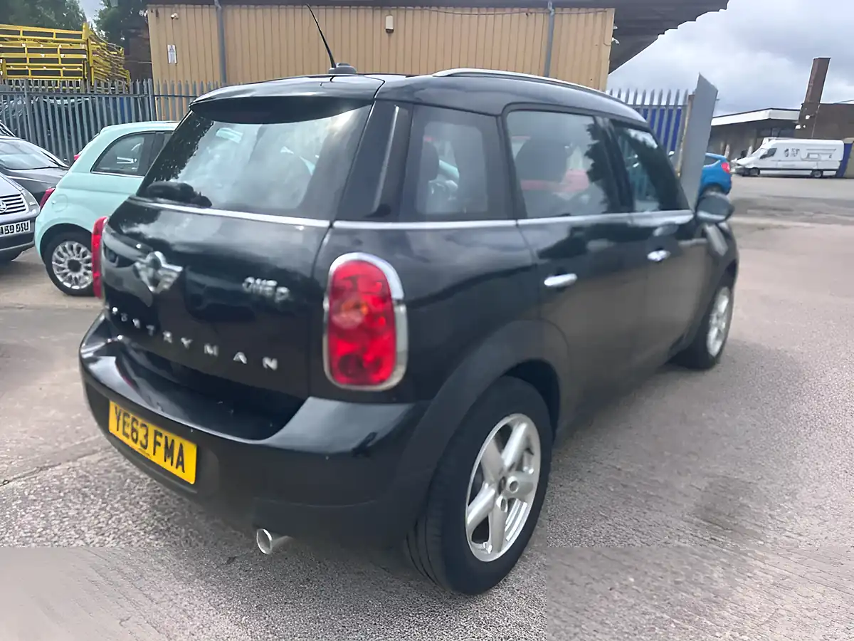 Used 2013 MINI Countryman One Black - Interior and Exterior details 3