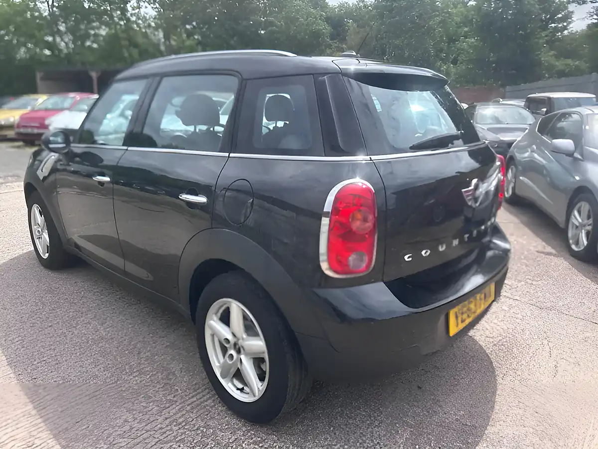 Used 2013 MINI Countryman One Black - Interior and Exterior details 4