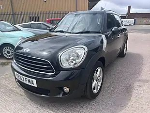 Used 2013 MINI Countryman One Black - Interior and Exterior details 5