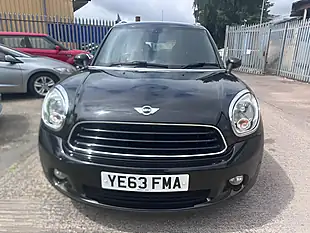 Used 2013 MINI Countryman One Black - Interior and Exterior details 7